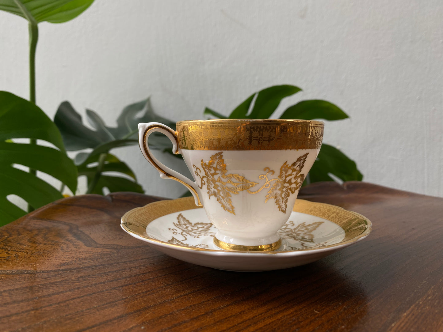 White and Gold Tea Cup Set
