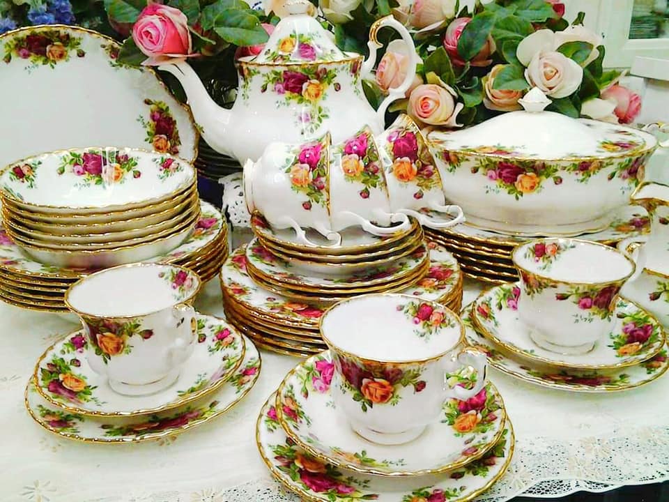 Royal Albert Old Country Roses Vintage Teapot