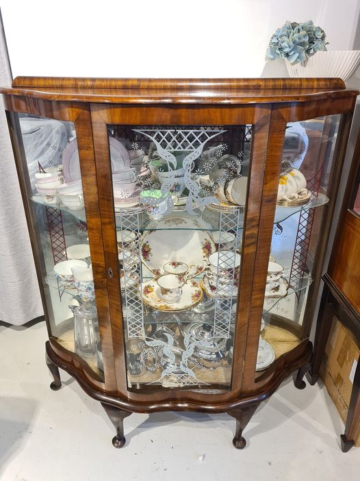 Vintage display cabinet with Mirror wall backing DC#1105