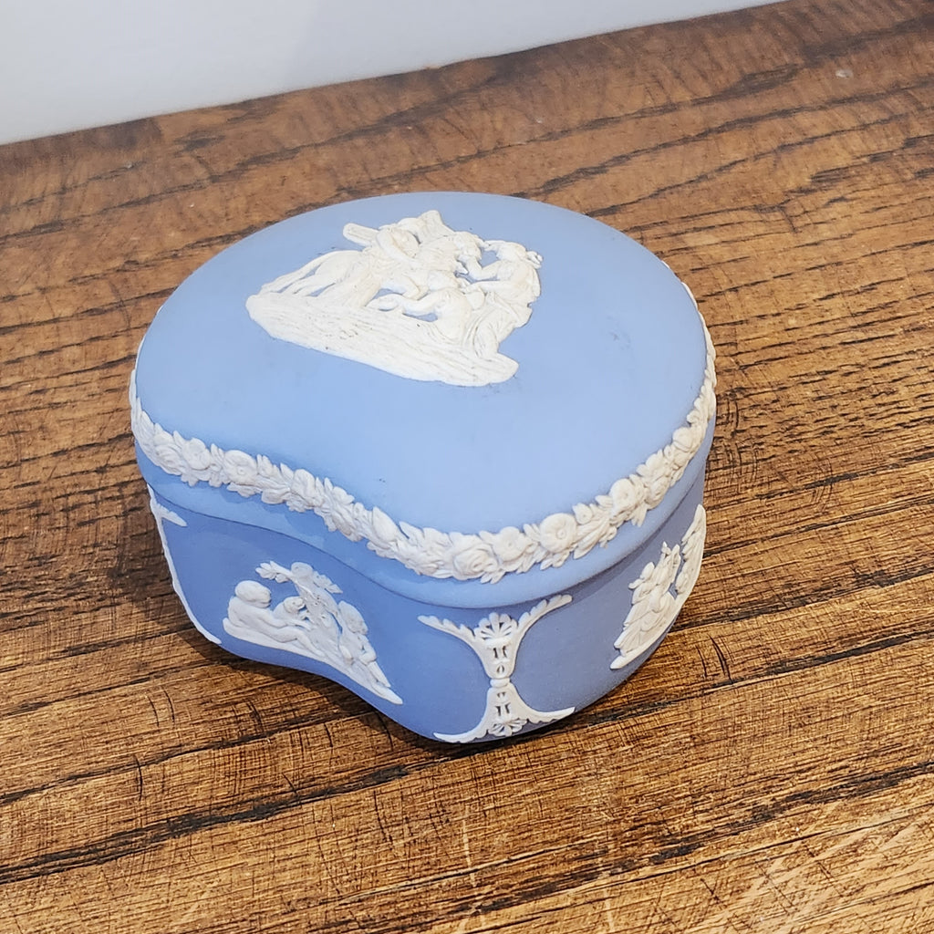 Wedgwood Blue Kidney-Shaped Trinket Dish With Lid- Chariot design
