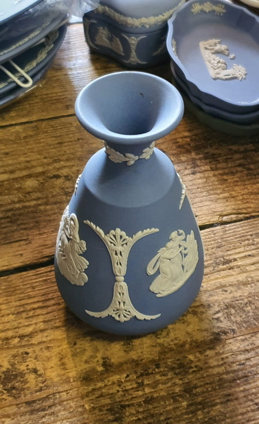 Wedgwood Jasperware Small Vase 13 cm