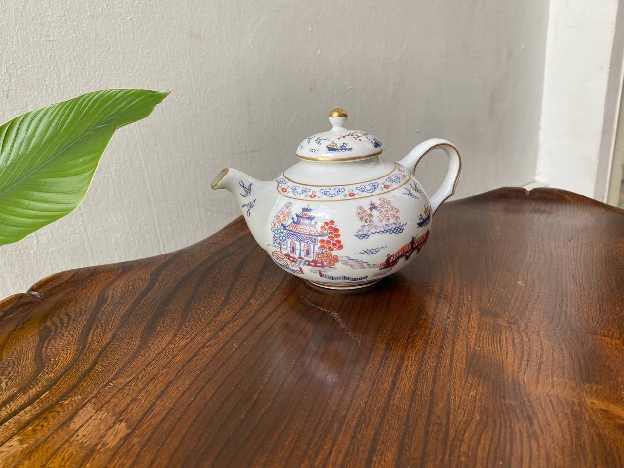 Blue Willow Chinese "Yi Hsing" 19th Century Teapot