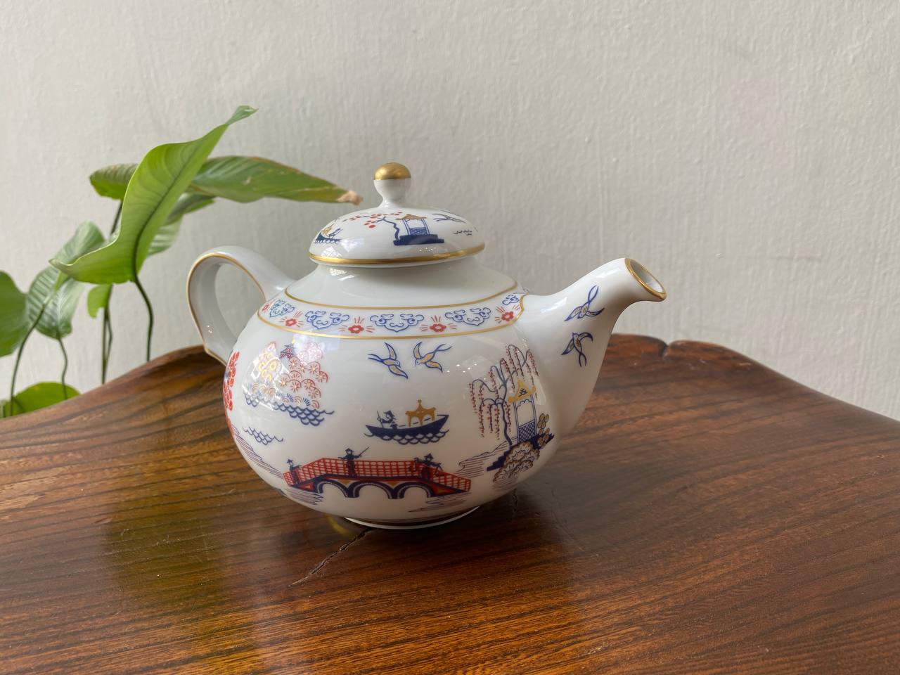 Blue Willow Chinese "Yi Hsing" 19th Century Teapot